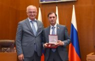 Депутатам Народного собрания Дагестана вручили государственные награды