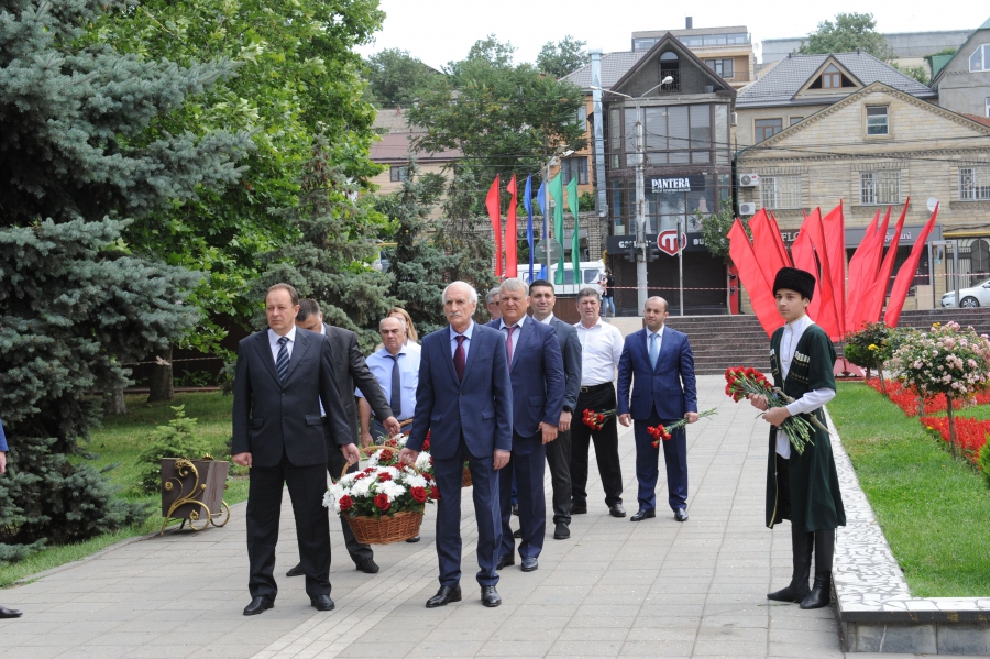 День памяти и скорби отметили в Махачкале