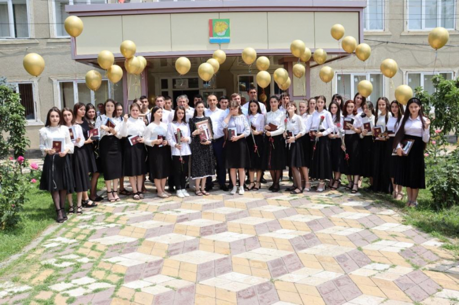 В Магарамкентском районе 37 выпускников получили золотые медали
