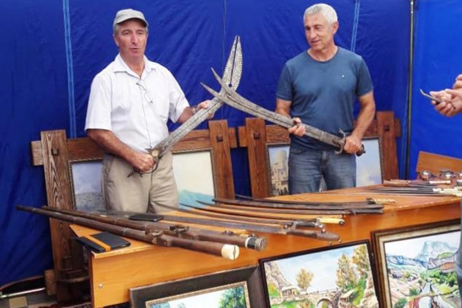 Частная коллекция холодного оружия Казима Загирова была представлена на выставке в Дербенте