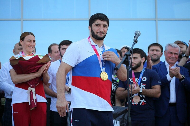 В аэропорту Махачкалы встретили олимпийцев Дагестана