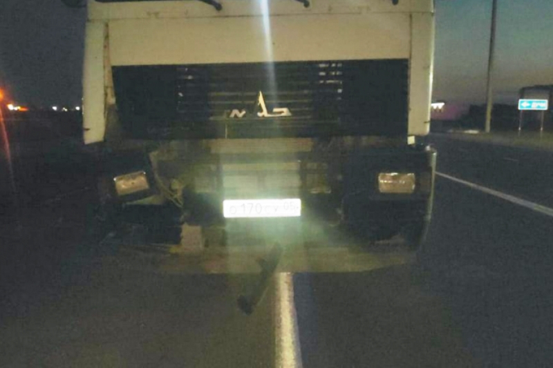 В пригороде Махачкалы грузовик насмерть сбил пешехода