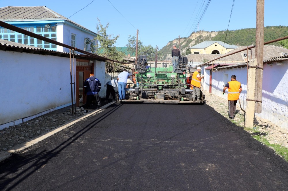 В Кайтагского района ремонтируют улицы по проекту «Мой Дагестан – мои дороги»