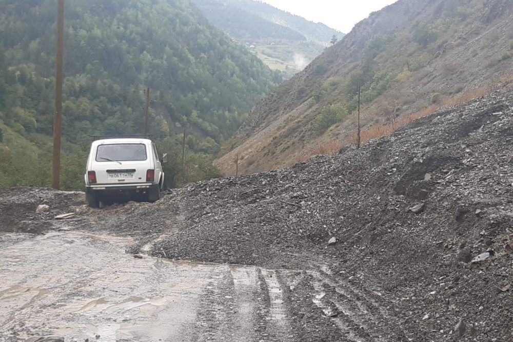 Из-за разрушения дорог прервано движение транспорта между Цумадинским и Цунтинским районами