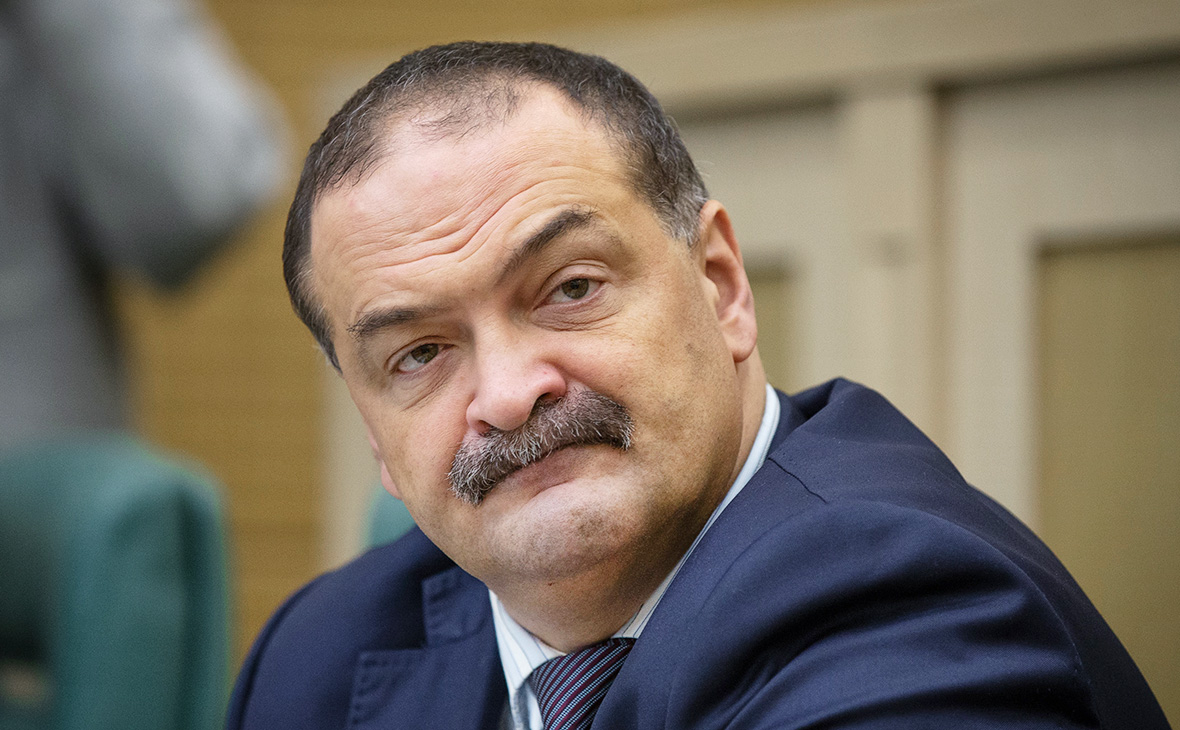 Сергей Меликов поздравил прокуроров Дагестана с профессиональным праздником