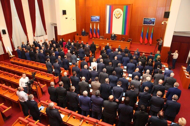 Избраны заместители председателей комитетов парламента Дагестана
