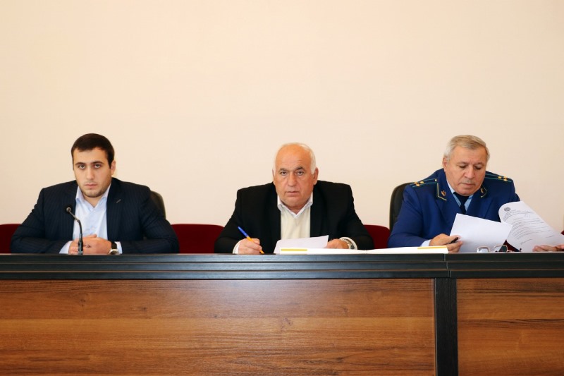 Внесение изменений в бюджет обсудили депутатов Кайтагского районного собрания