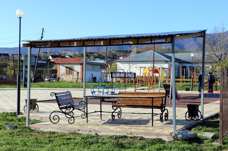 В трех селах Кайтагского района открыли детские площадки