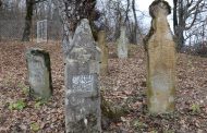 В Казбековском районе исследуют надгробные плиты мюридов Кавказской войны