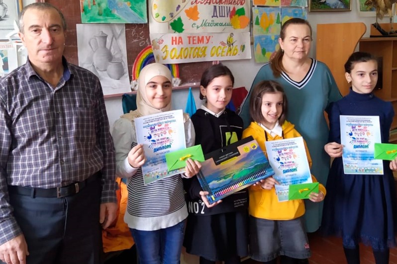 В школе искусств Кайтагского района наградили победителей художественного конкурса