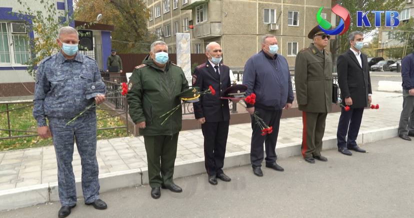 В Каспийске почтили память погибших сотрудников органов внутренних дел