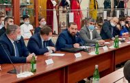 Депутат Госдумы Султан Хамзаев провел общественные слушания в Кизляре