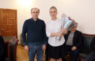 Алим Темирбулатов поздравил отличившихся работников администрации Кайтагского района