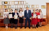 Глава Магарамкентского района наградил воспитанников детских садов