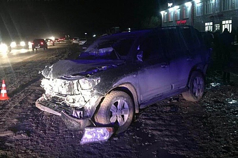 МВД: внедорожник с пьяным за рулем убил водителя «шестерки», стоявшей на обочине