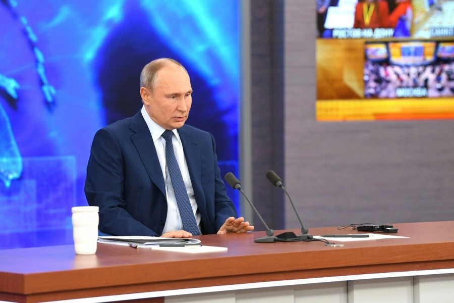 Владимир Путин дал поручения по газоснабжению и электроснабжению Дагестана