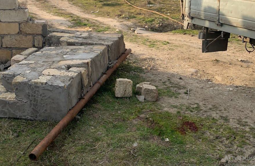 В Дагестанских Огнях при обрушении забора погиб ребенок, еще один пострадал