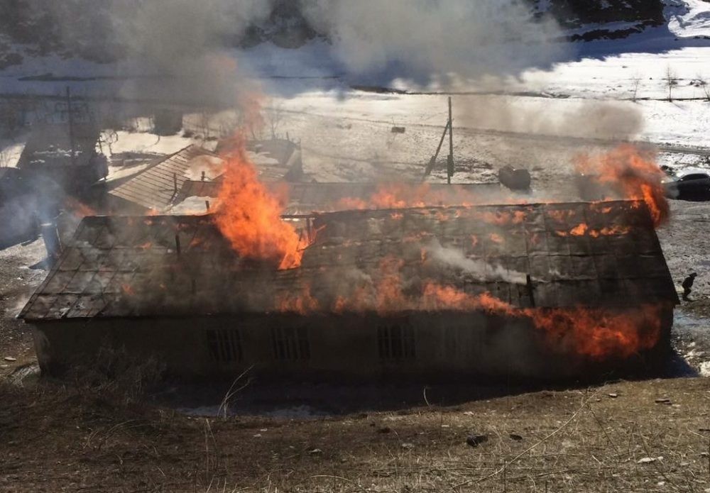 Отчего в Дагестане школы горят