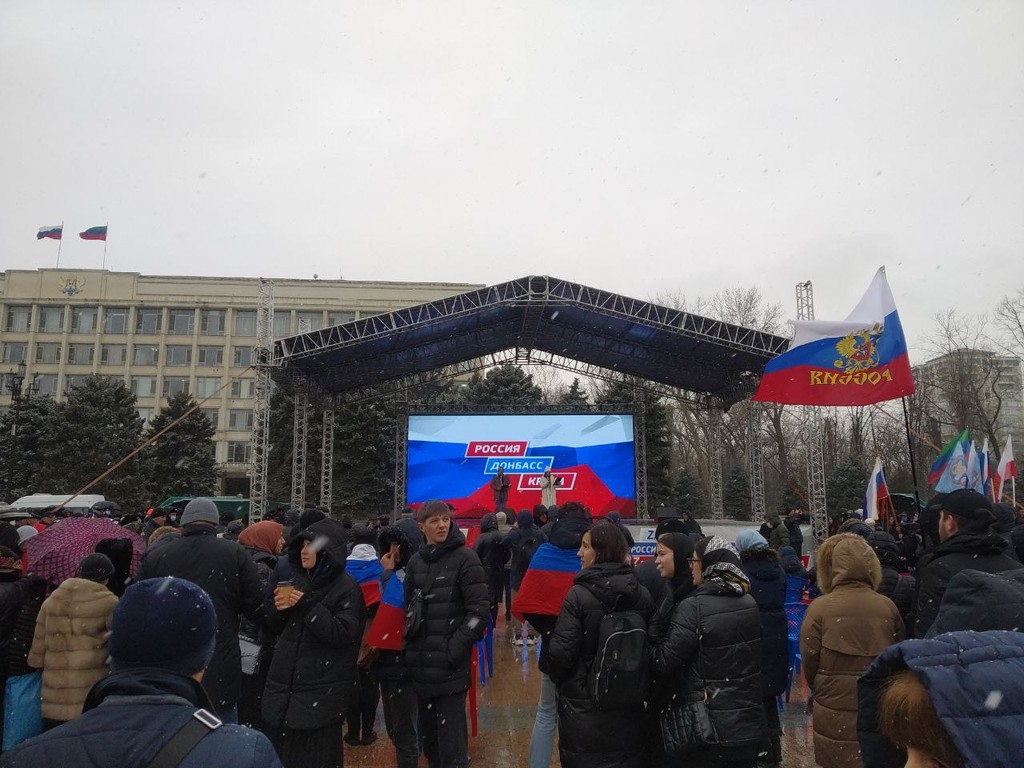 Ситуация в крыму сегодня новости последнего часа. Митинг в Махачкале. Митинг в честь присоединения Крыма.