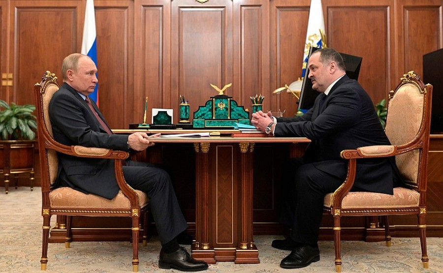 Путин встретился с главой Дагестана