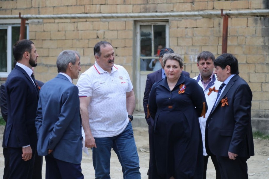 Глава Дагестана поручил проработать строительство поликлиники в Акушинском районе