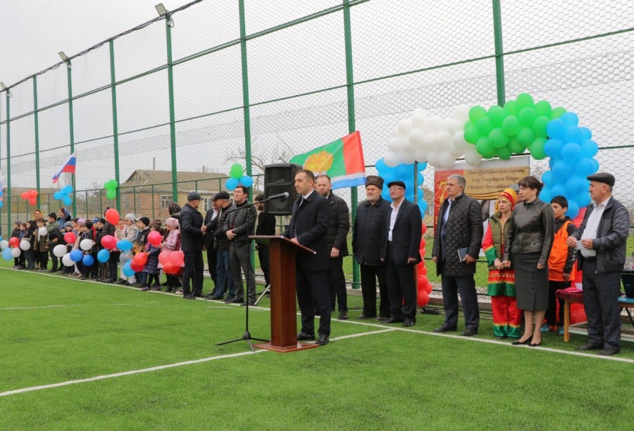 В селе Советское Магарамкентского района открыли мини-футбольное поле
