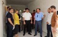 Вице-премьер Муслим Телякавов проверил ход капремонта в школах Махачкалы