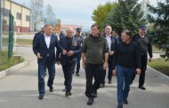 Заур Аскендеров посетил пункт временного пребывания военных по частичной мобилизации в городе Шали