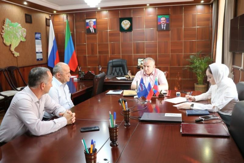 Глава Казбековского района провел прием граждан по личным вопросам