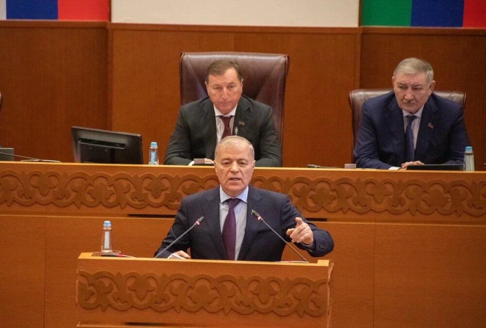 Парламент Дагестана внес изменения в Конституцию республики