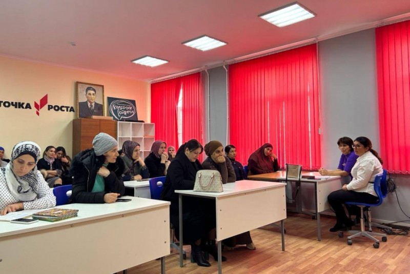 В Магарамкентской школе №1 состоялся круглый стол на тему вакцинопрофилактики