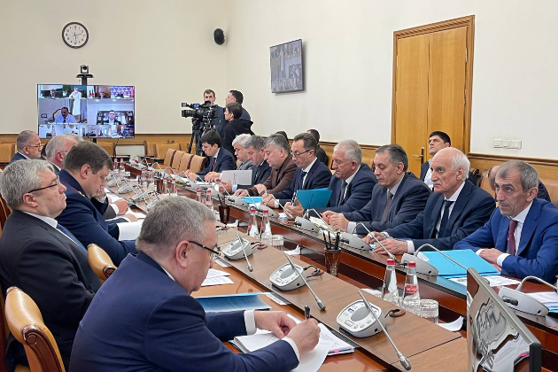 Глава Дагестана провел заседание Совета по координации деятельности контролирующих органов