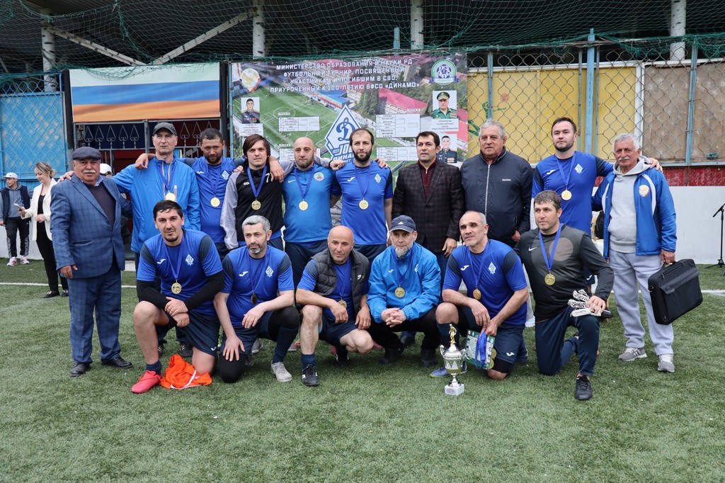 Команда ветеранов «Динамо» стала победителем футбольного турнира в Махачкале