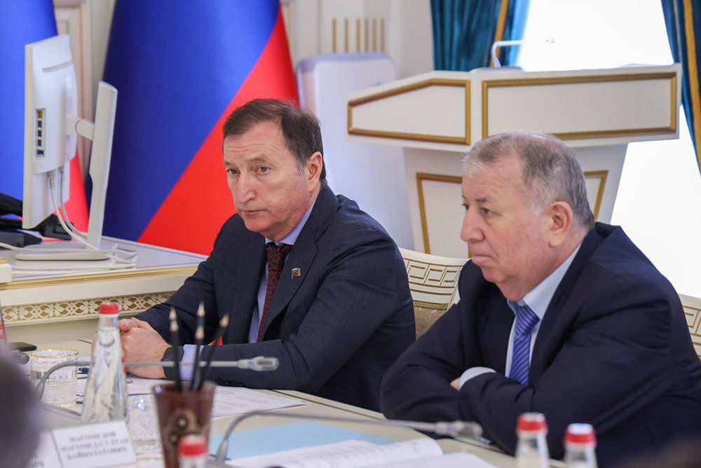 Заур Аскендеров принял участие в заседании Оперативного штаба по развитию экономики РД
