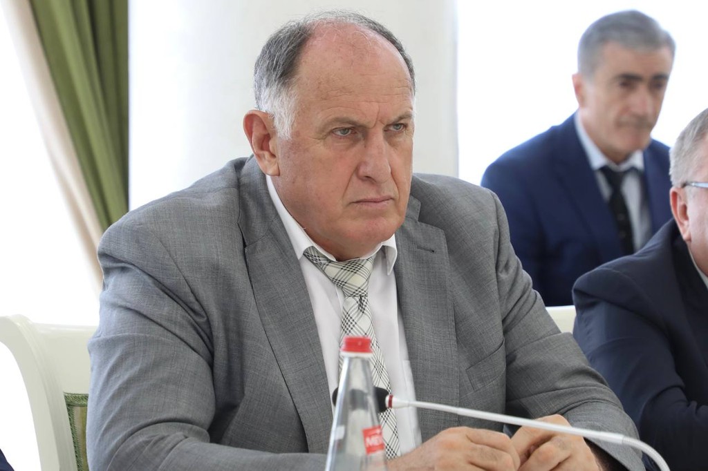 Абдулмуслим Абдулмуслимов провел встречу с делегацией Сената Олий Мажлиса Узбекистана