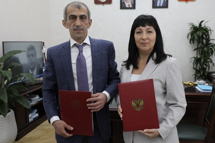 Правительство Дагестана и АО «Сбербанк Лизинг» подписали соглашение о сотрудничестве