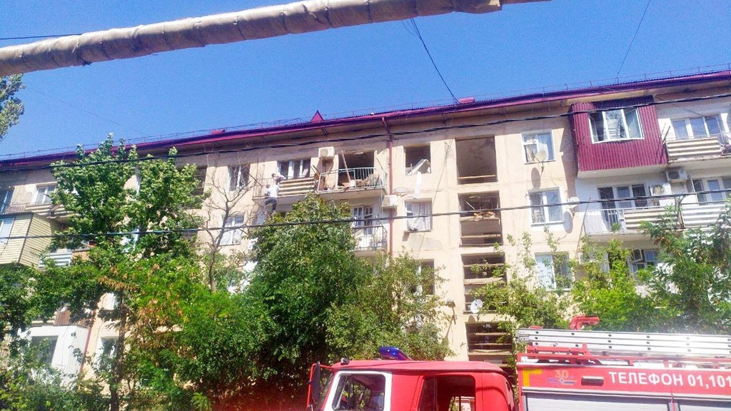 Взрыв газа прогремел в многоэтажке в Махачкале