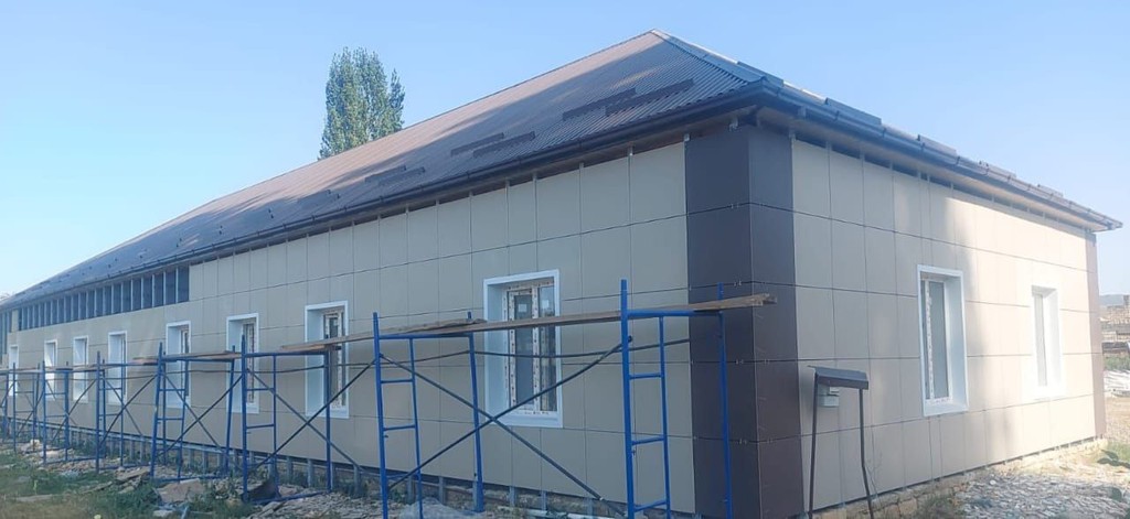 В селе Карчаг Сулейман-Стальского района ремонтируется школа