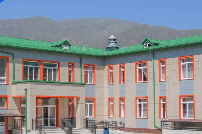 В селе Ахты откроется новая школа на 120 мест