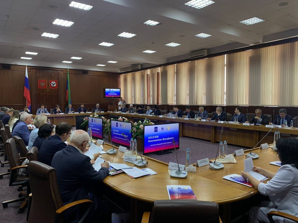 Заседание одной из секций парламентского форума состоялось в Национальной библиотеке