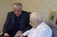 Мэр Махачкалы поздравил ветерана Великой Отечественной войны с 99-летием