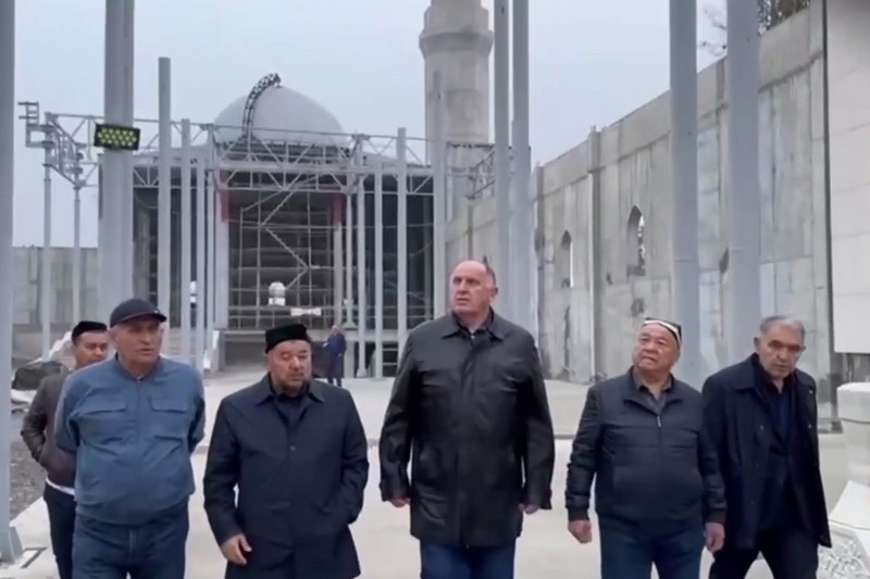 Абдулмуслим Абдулмуслимов посетил место строительства мемориала Имама аль-Бухари в Узбекистане