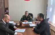 Депутат Девлетхан Алиев встретился с военным комиссаром по Сулейман-Стальскому и Курахскому районам