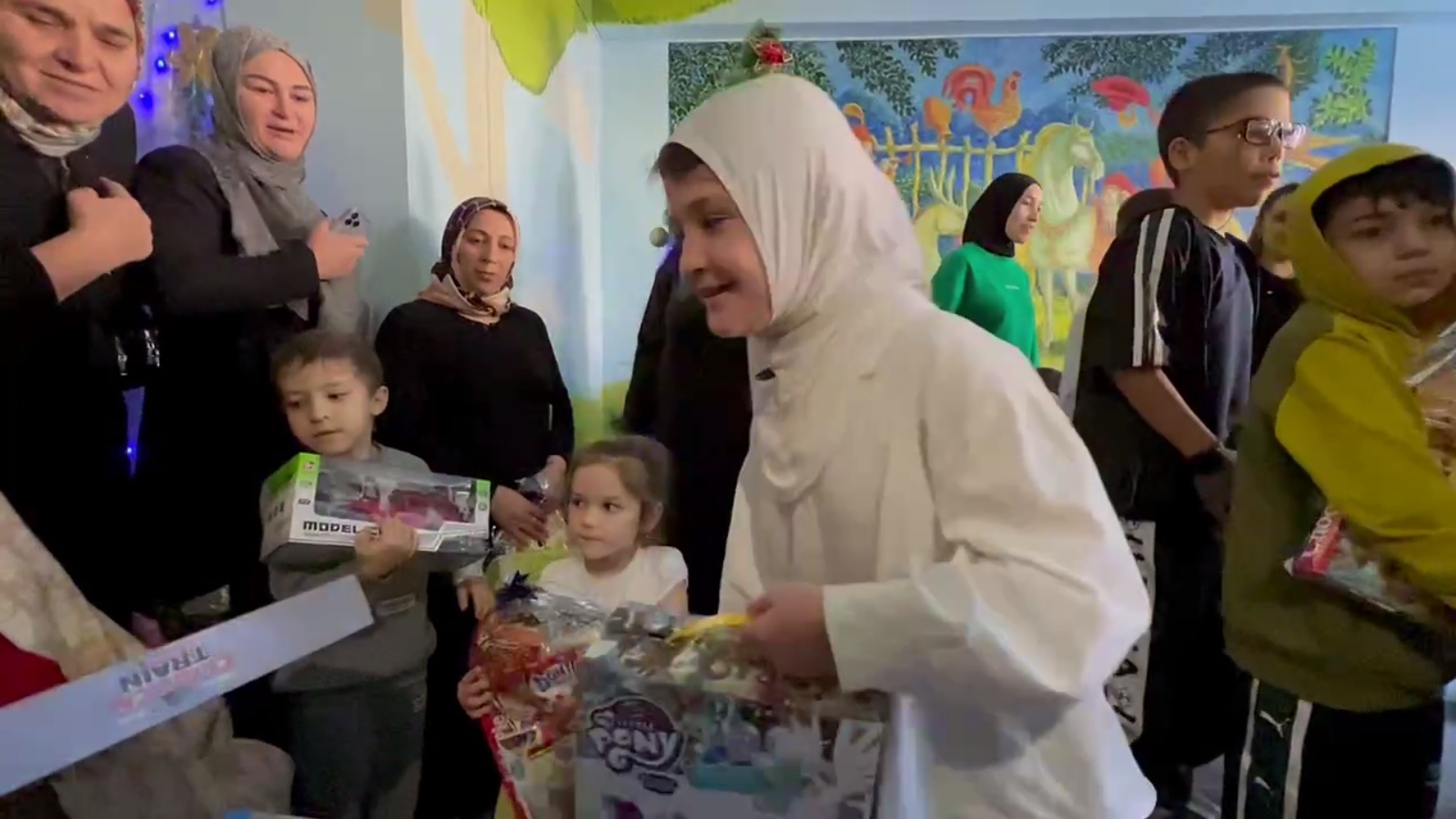 В Махачкале с Новым годом поздравили детей, лечащихся от онкологии