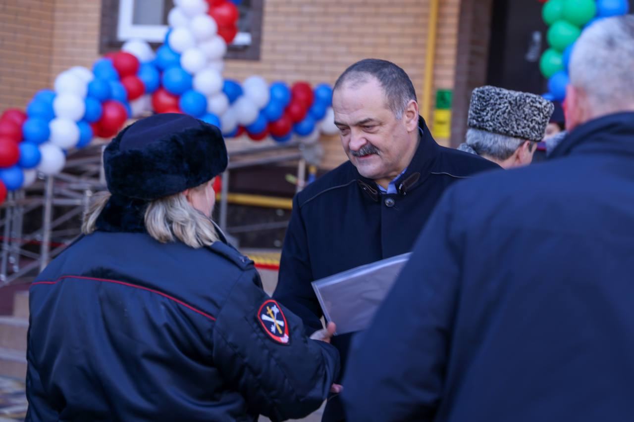 Сотрудникам органов внутренних дел в Дагестане вручили ключи от новых  квартир | 16.01.2024 | Новости Махачкалы - БезФормата