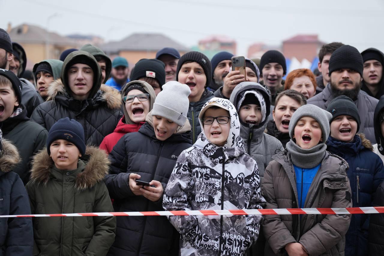 Участникам марафона «40 утренних намазов в мечети» вручили спортивные велосипеды