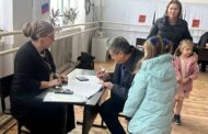 Алексей Гасанов вместе с семьей пришел на выборы президента РФ