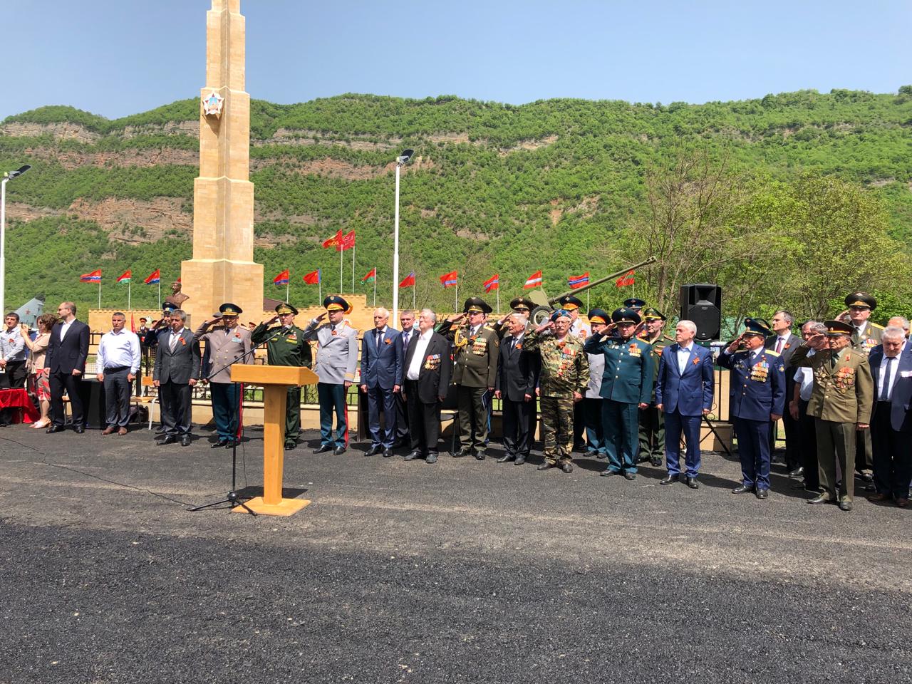 В селе Ашага-Архит состоялось открытие мемориального комплекса