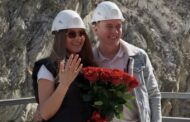 В Дагестане турист сделал предложение своей девушке на навесном мосту комплекса «Салатау»