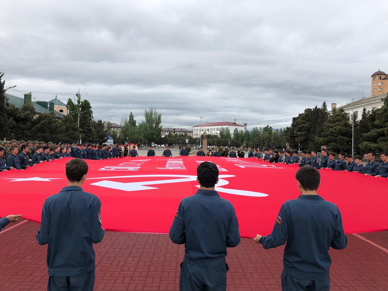 В Каспийске стартовала акция «Знамя Победы» | 06.05.2024 | Новости  Махачкалы - БезФормата